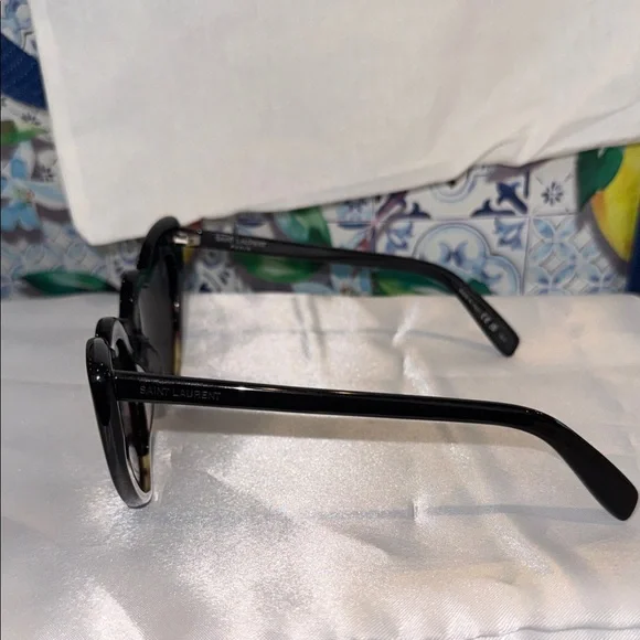 Saint Laurent Black Heart Sunglasses - Picture 5 of 8